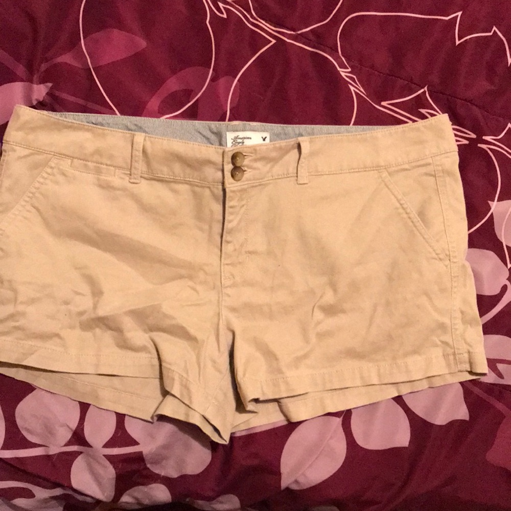 Women’s American Eagle Khaki Shorts
